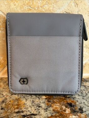 Victorinox Light Gray Bifold Travel Card & Cash Organizer